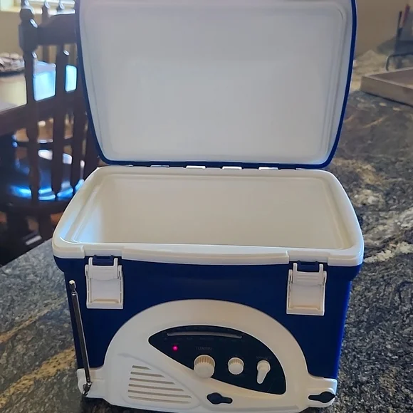 Adventure Cooler With Built In Radio - NWT - Picture 6 of 12
